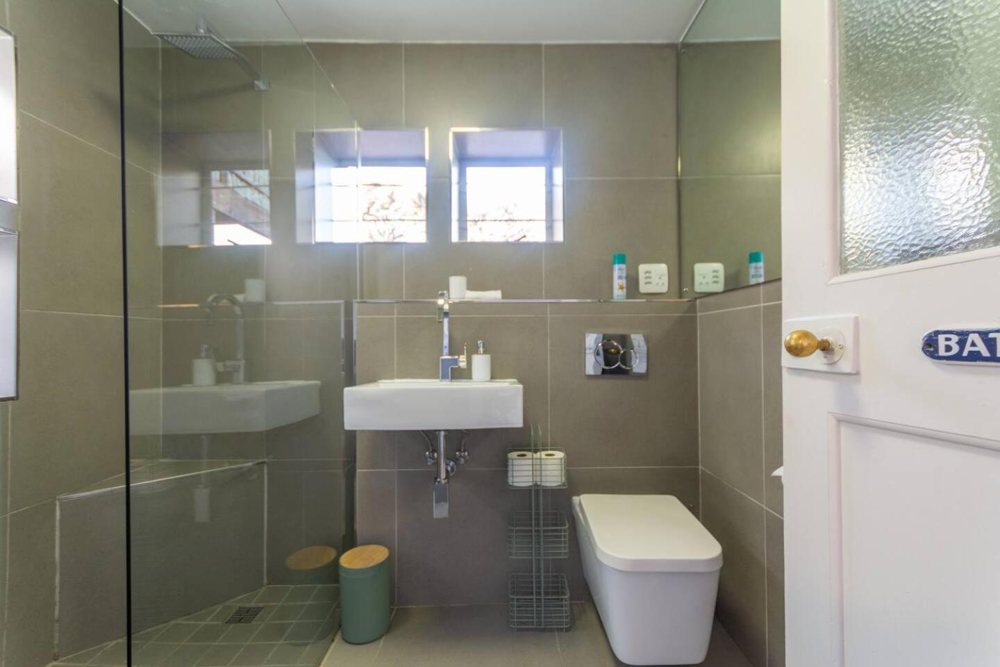 Ley Pool Cottage By Open Home St James Екстериор снимка